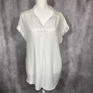 Gap Shirt Medium White Short Sleeve V-Neck Lightweight Spring Summer Top Womens